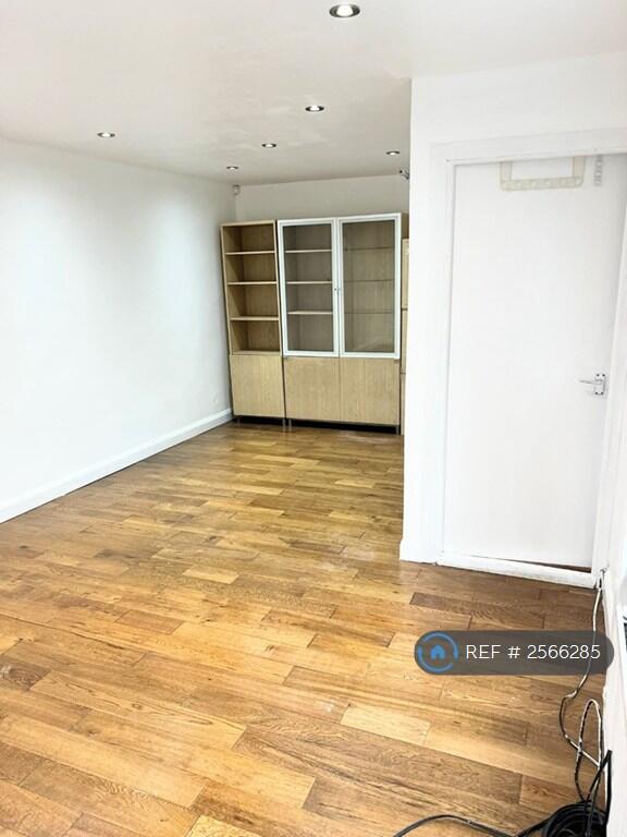 Dining Area (1st Floor)