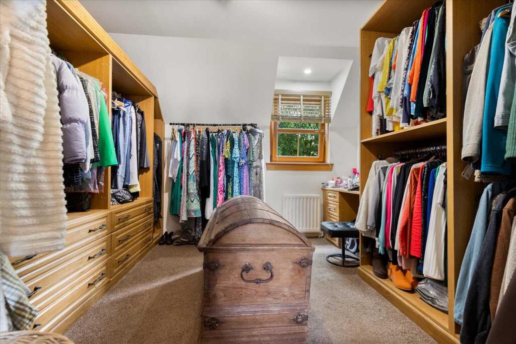 Walk In Closet -