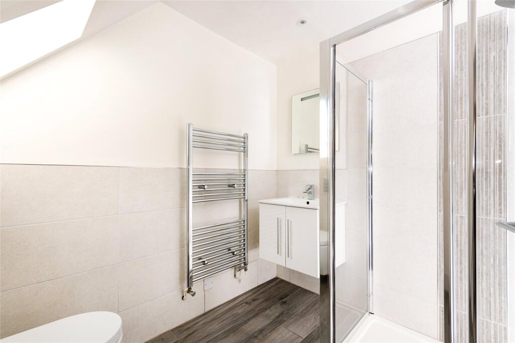 Shower En Suite