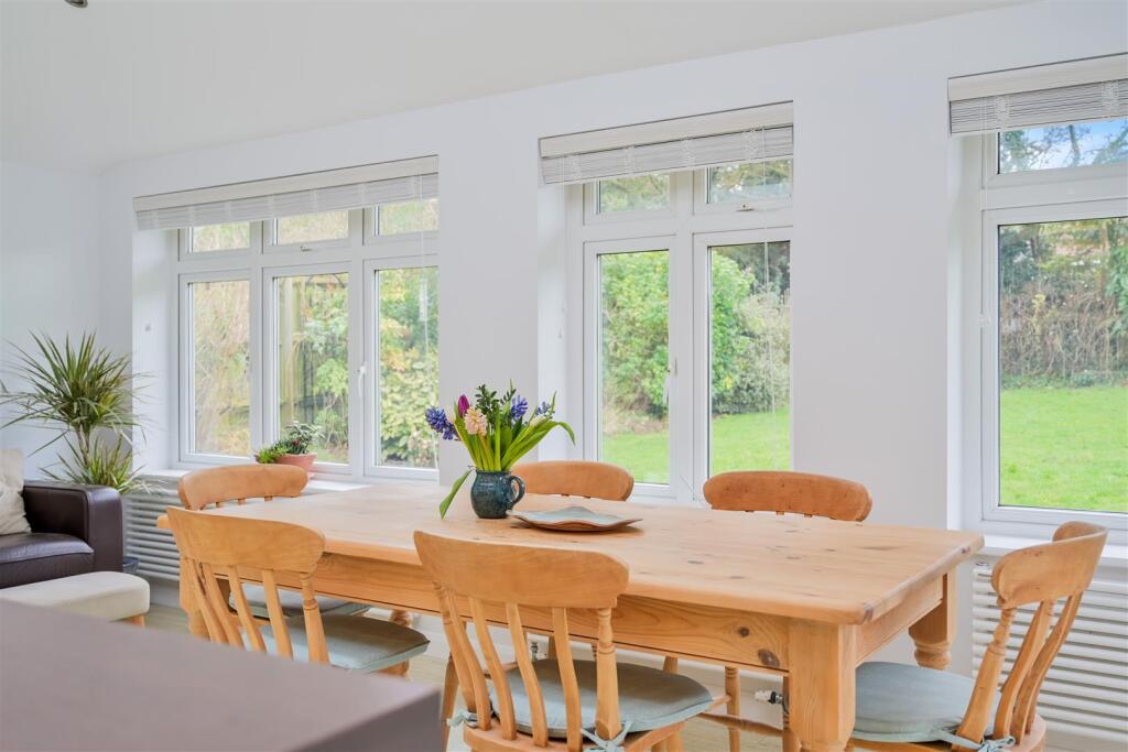 COLMAN CLOSE (10).jpg