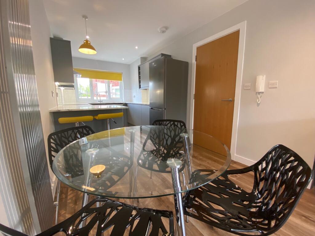 Open Plan Living Room / Kitchen