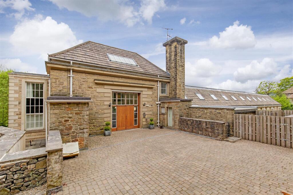 Front External-1.jpg