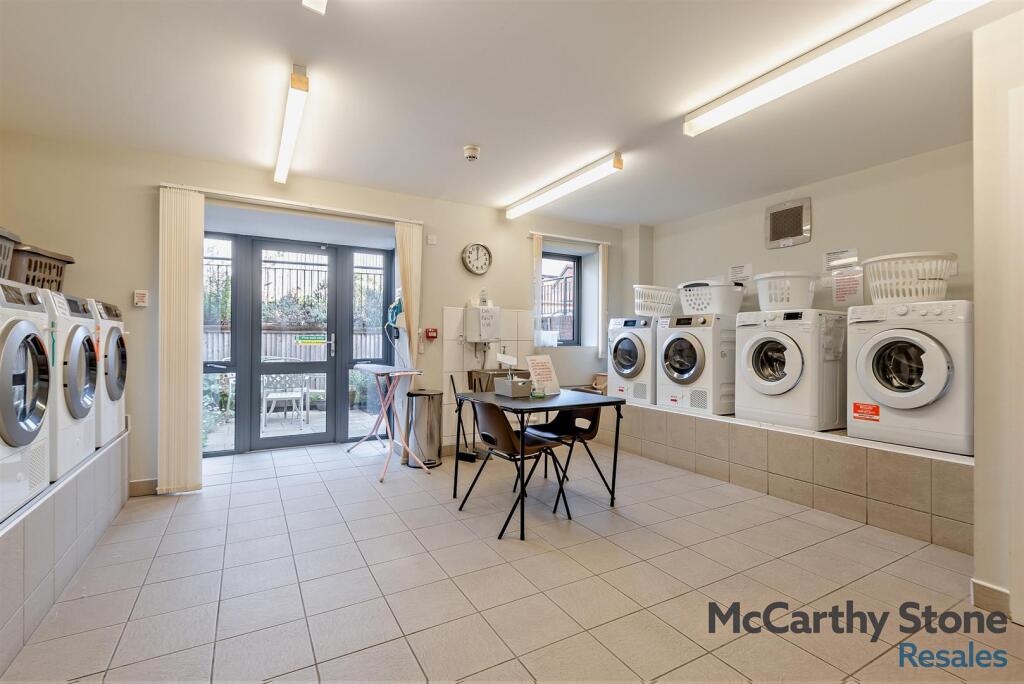 8660921-interior18-800.jpg