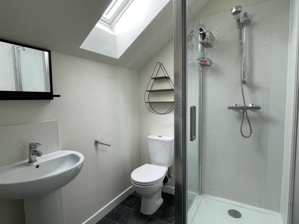 Shower Room.jpg