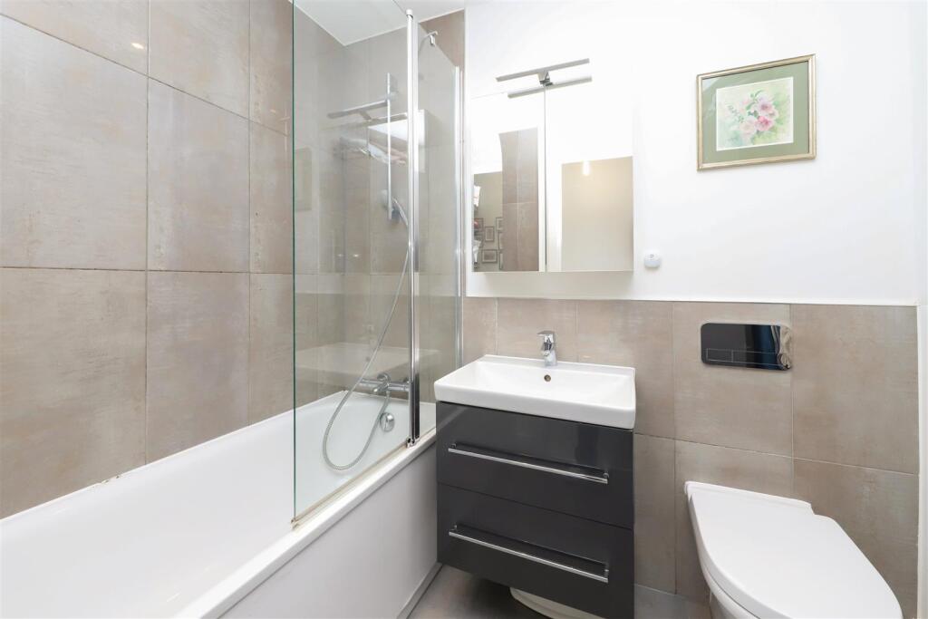 Reve Apartments