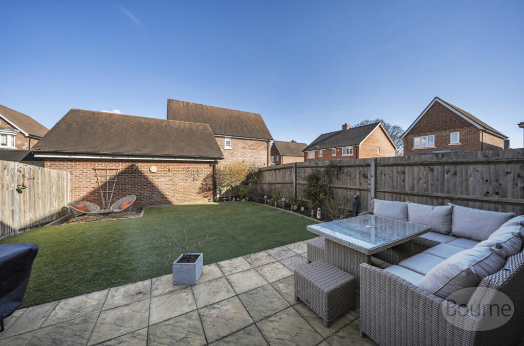 e8347ba0-4b4b-4c1...