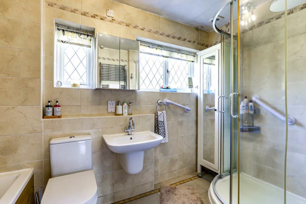 Luxury Bath/Shower Room