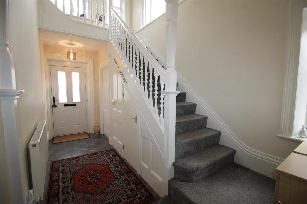 Lake Road, Hallway.JPG