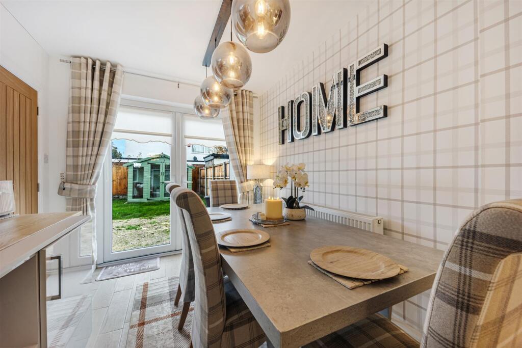 1 Thorndyke Close dining area.jpg