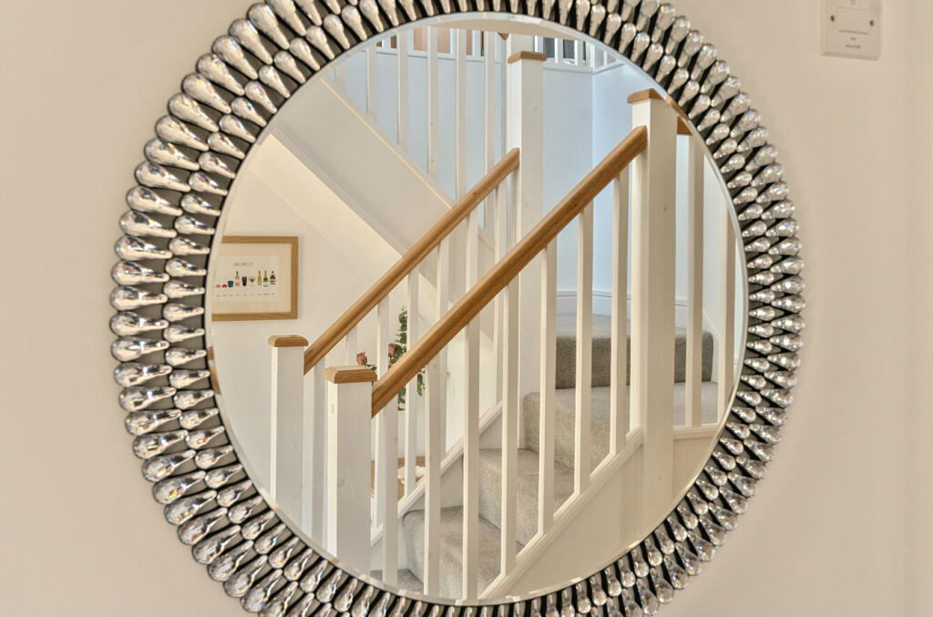 1300724-7-683db01...