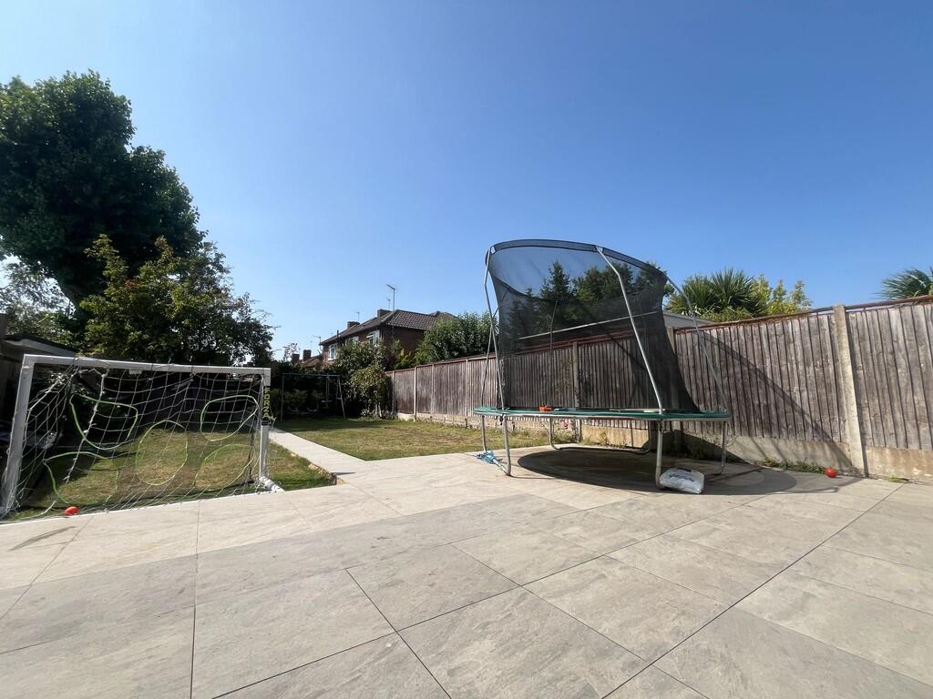 ffd5c683-c113-46e...