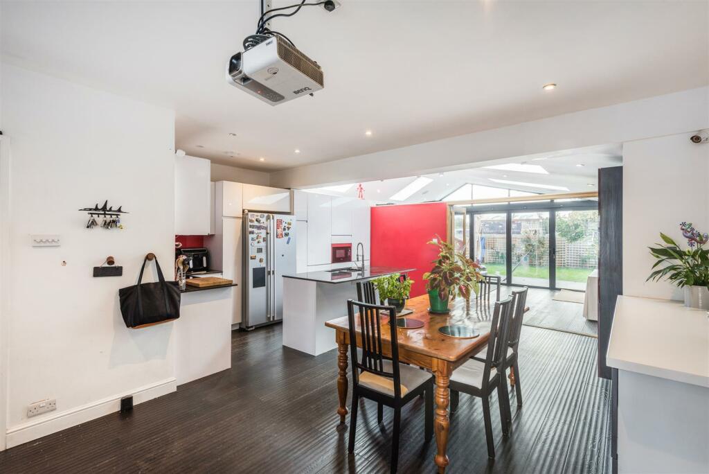 Kitchen/ Dining Area