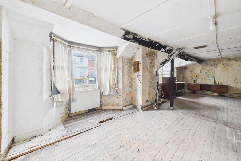 150, East Reach Taunton, Somerset, TA1 3HT | Holli