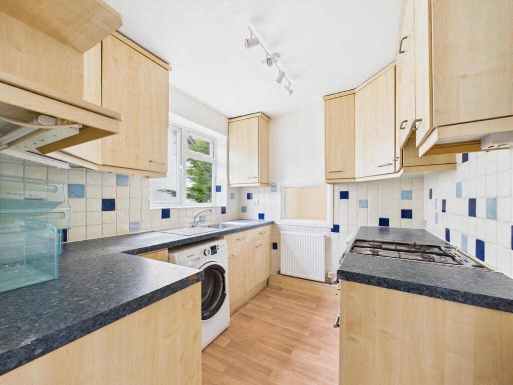 CAM01354G0-PR0571-STILL007