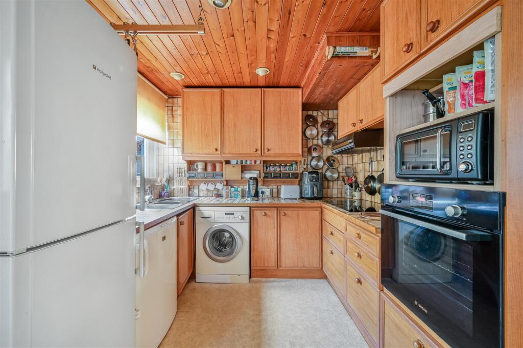 ALBERT ROAD, 120-9.jpg