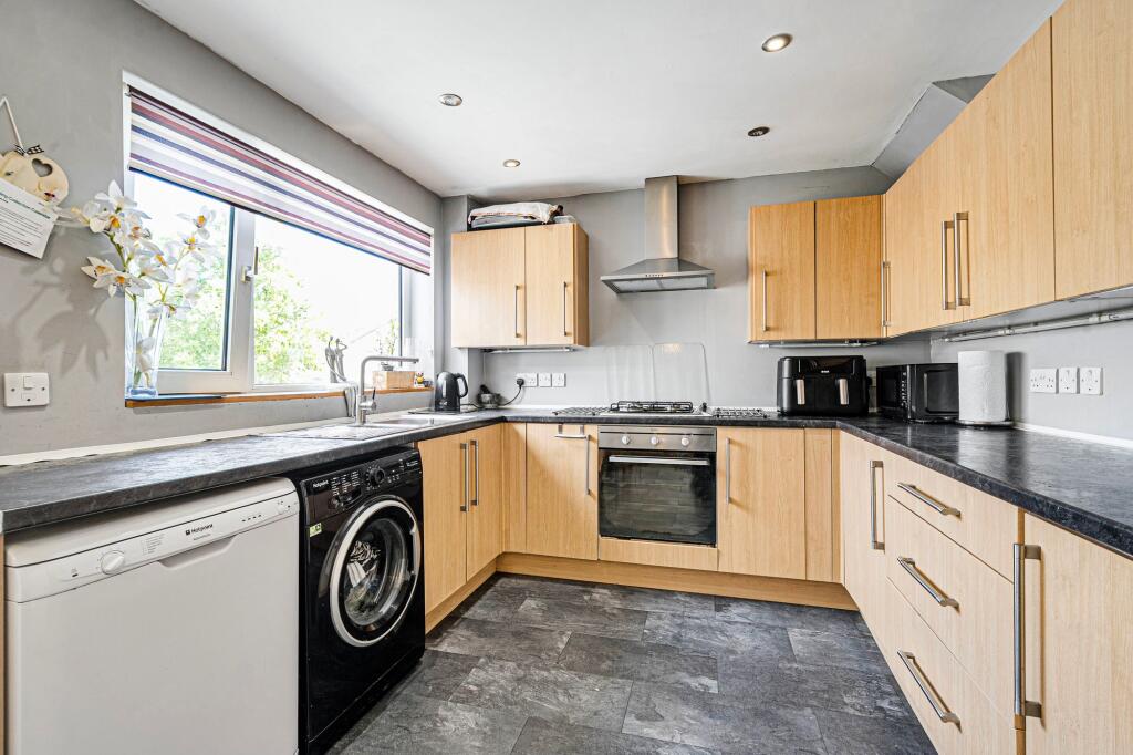Open plan kitchen / dining room