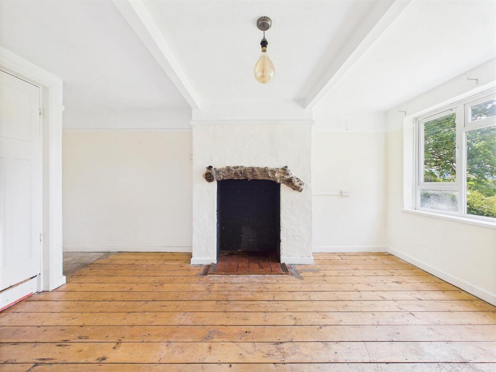 13 - Semi-detached House for Auction, Butcombe.jpg