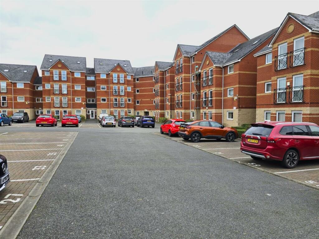 Thackhall Street, Stoke - Car Park.jpg