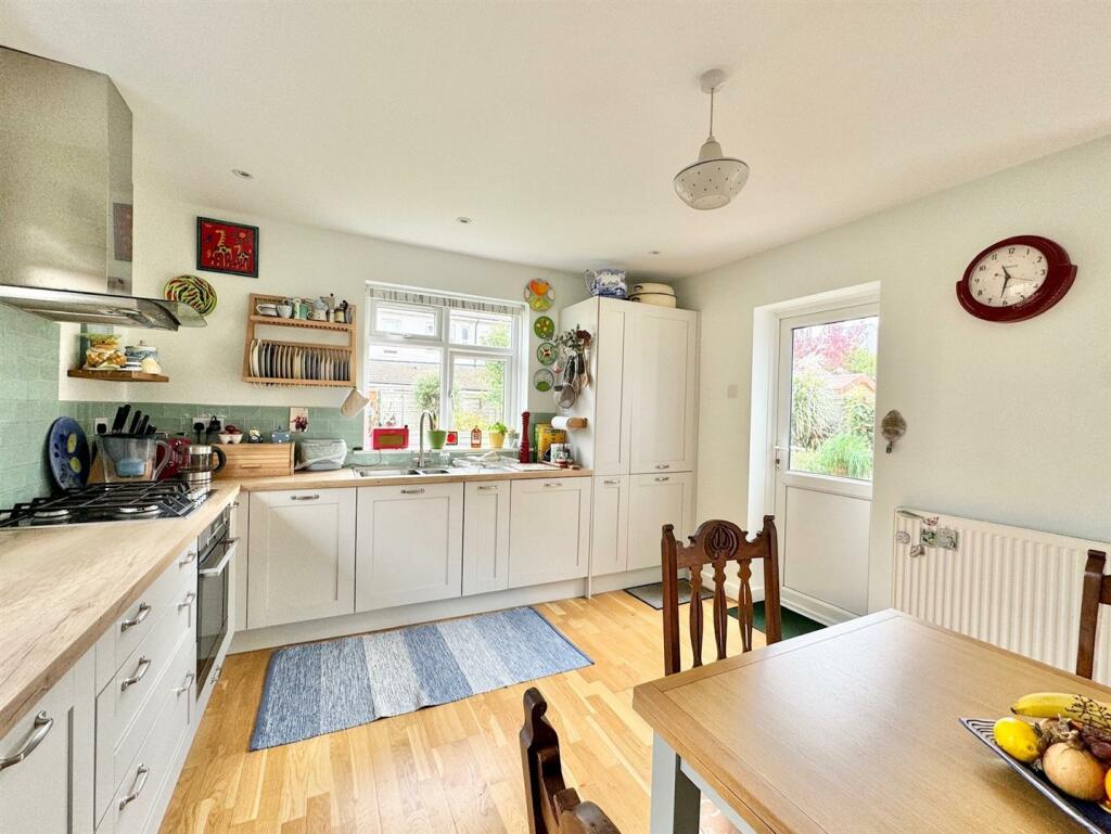 kitchen diner 2.jpg