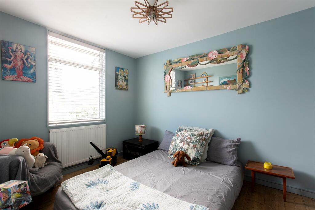 Byron Road E10