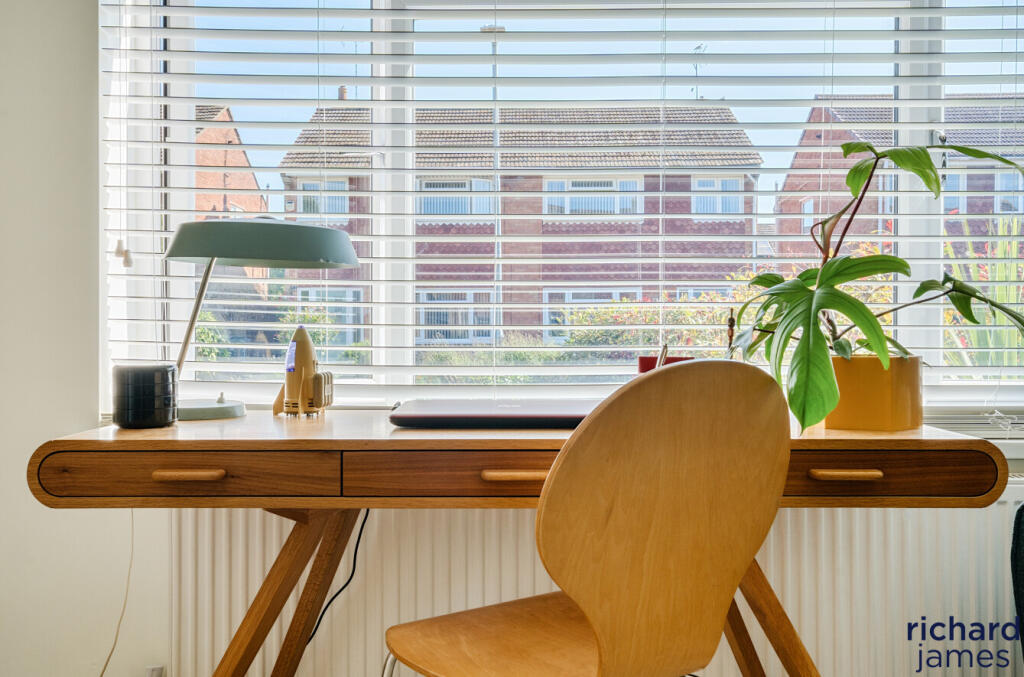 1ee075fd7d2141a897cede843a1ce006