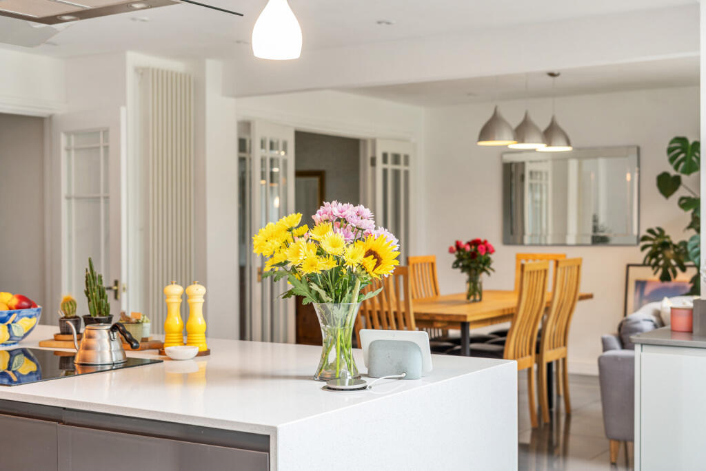 1302727-13-683f40...