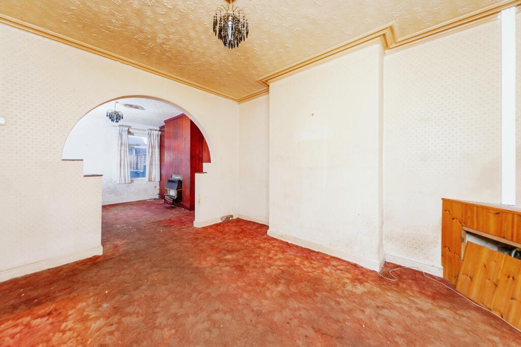 Lounge/Dining Room