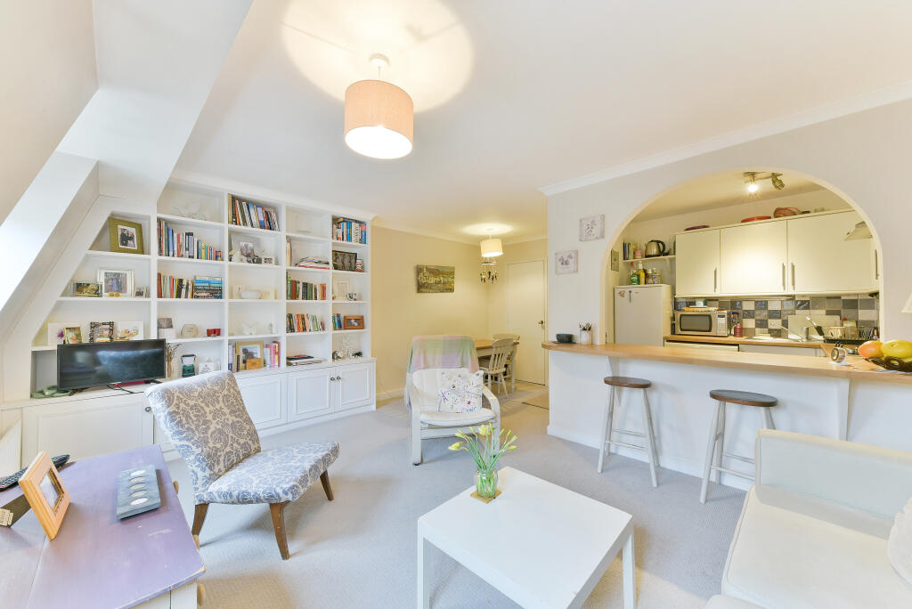 Battersea Square, SW11 