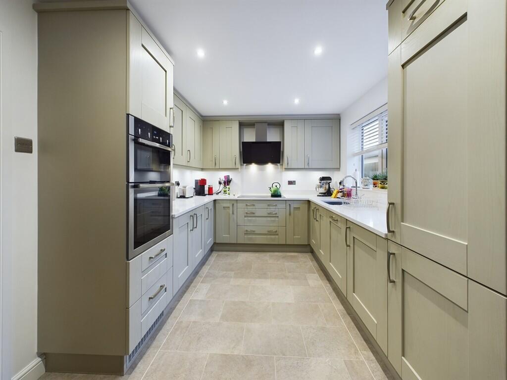 CAM02854G0-PR0292...