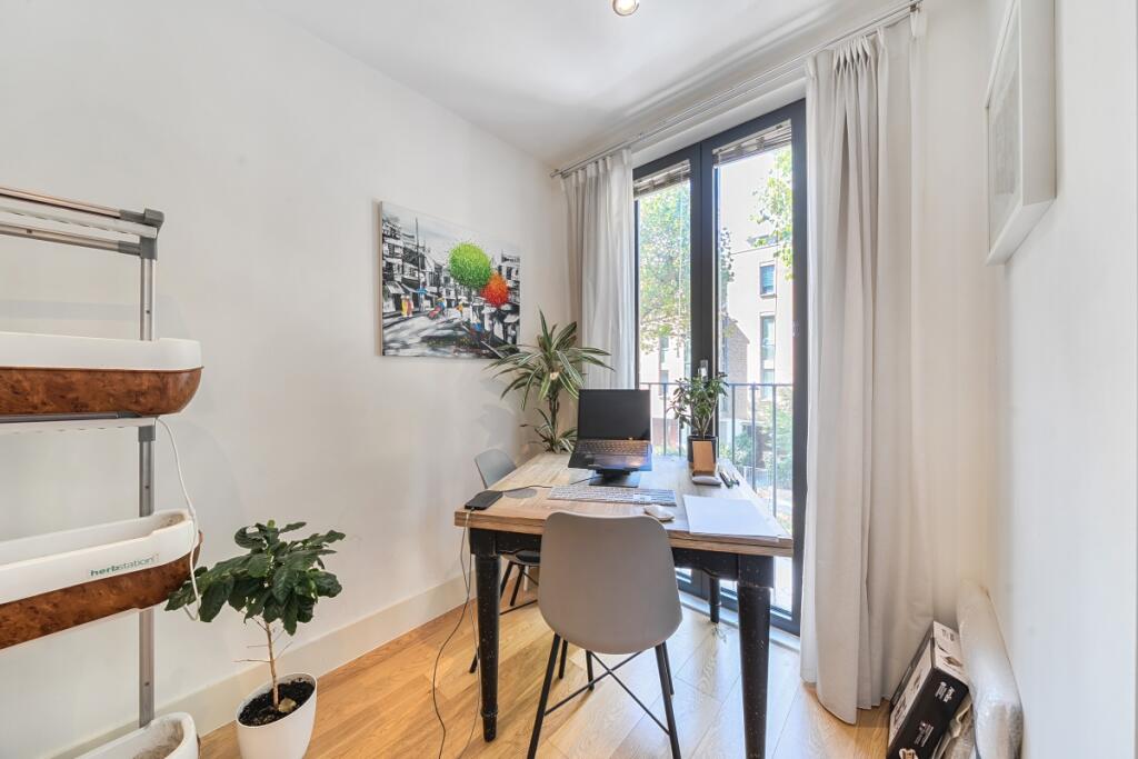 1344673-12-68b056...