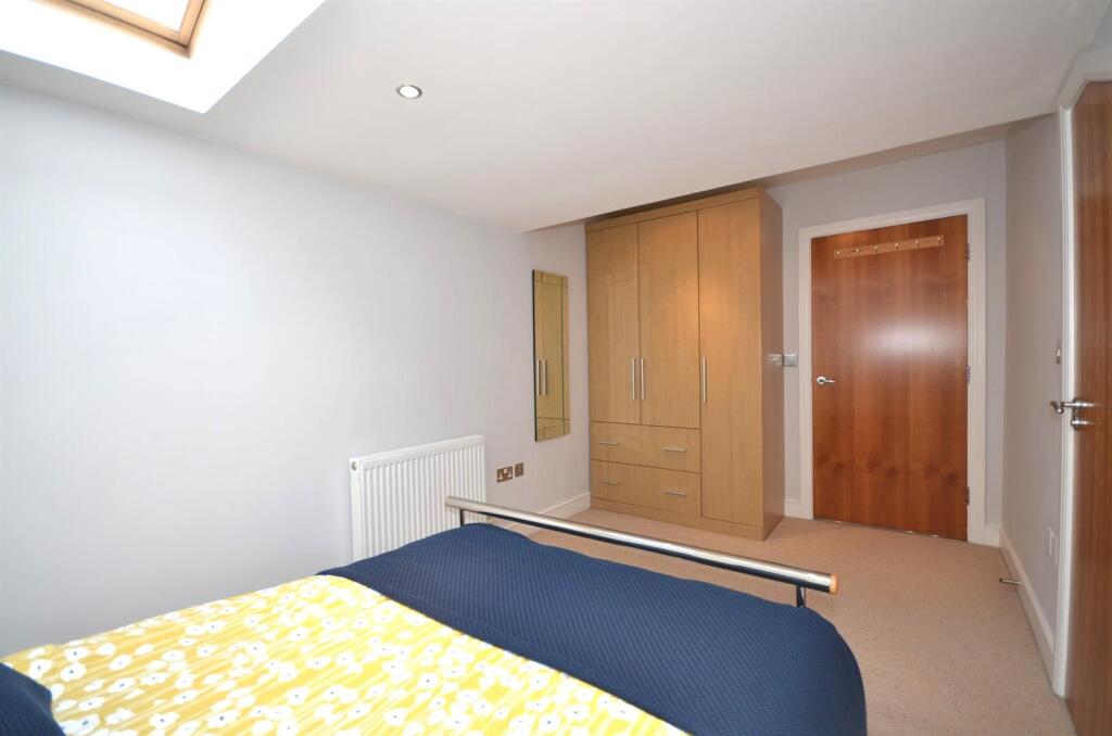 (07)Flat-14-Rutland-Court.JPG