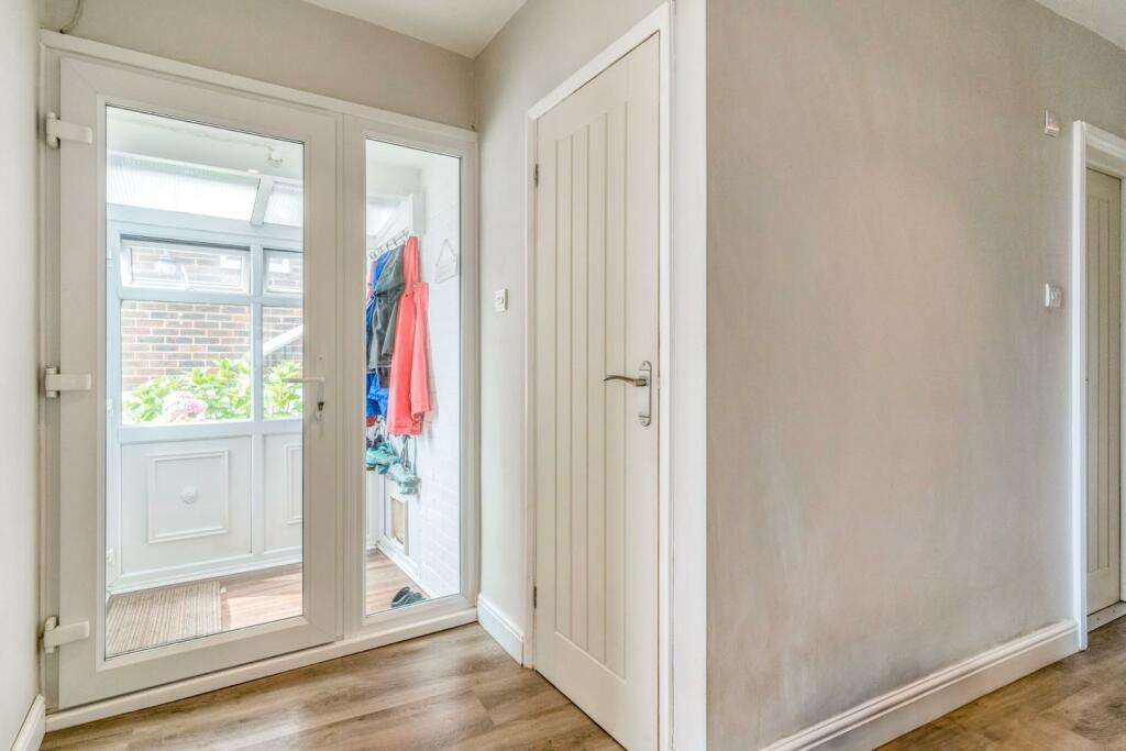 157 Rodmell Avenue-4.jpg