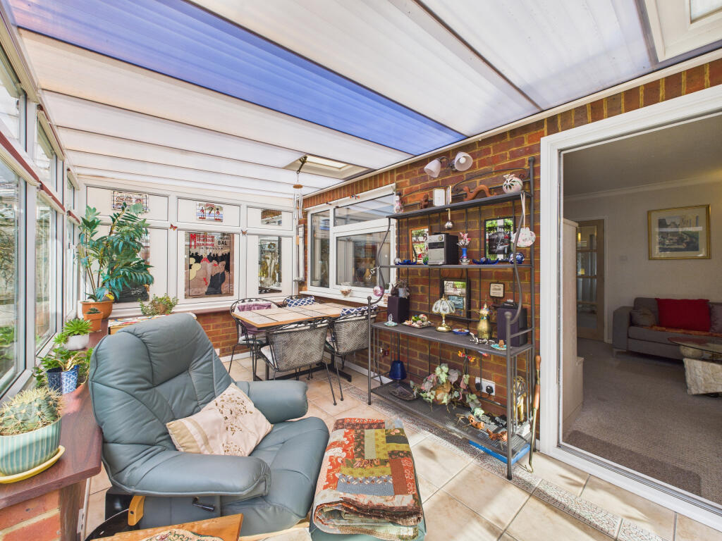 CAM02909G0-PR0484-STILL017