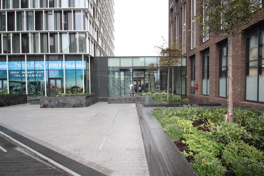STRATOSPHERE TOWER ENTRANCE