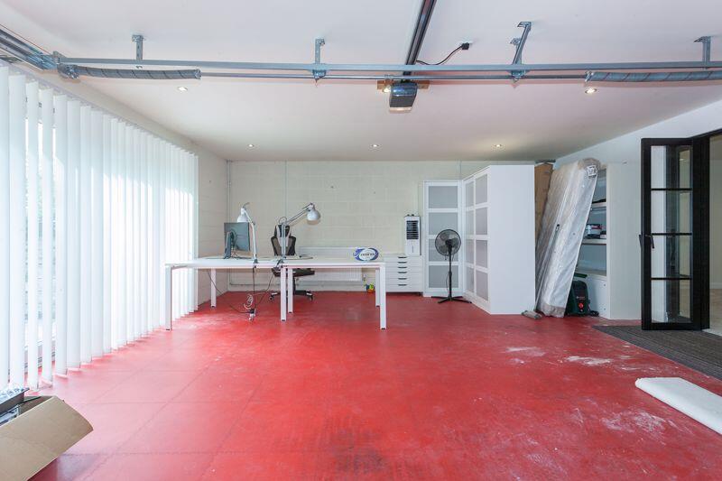 GARAGE