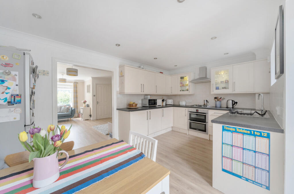 1294603-10-682af5...