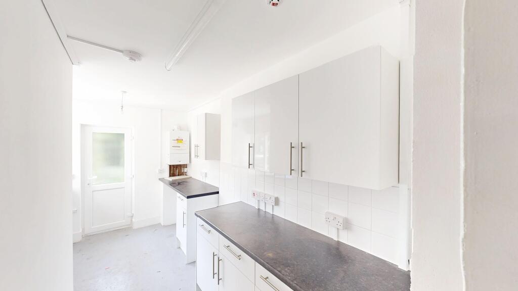 Flat A, 41 Alvington Crescent, Hackney, London, E8 2NN