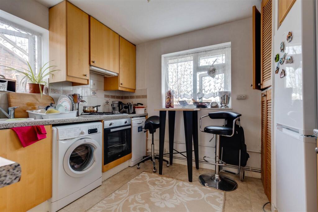 6. Kitchen Ang 1.jpg