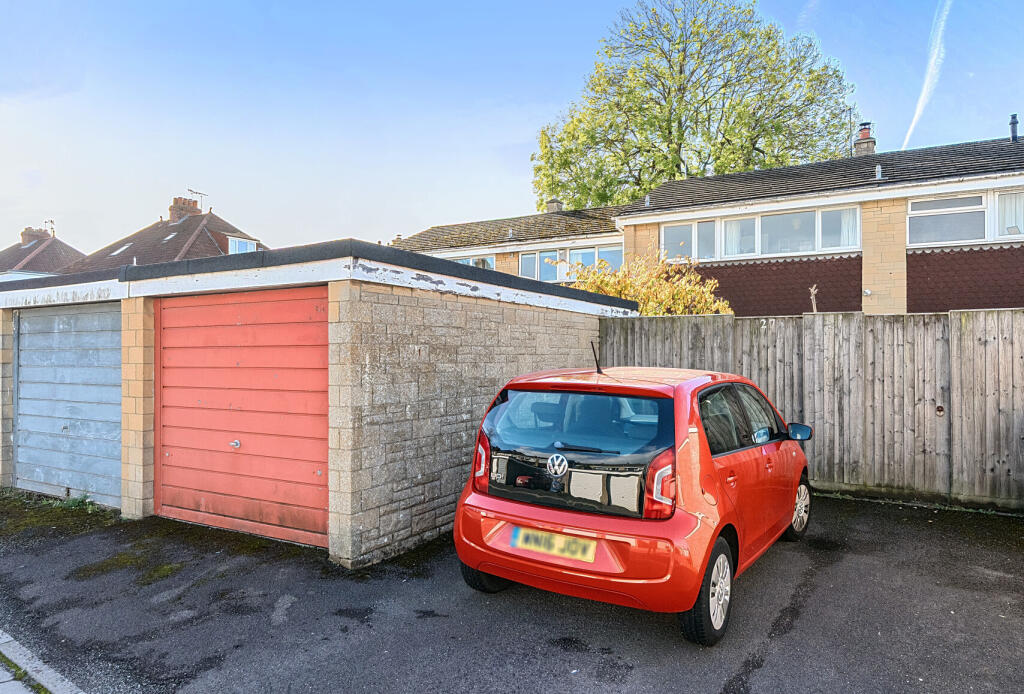 1373316-4-68ff4f7...