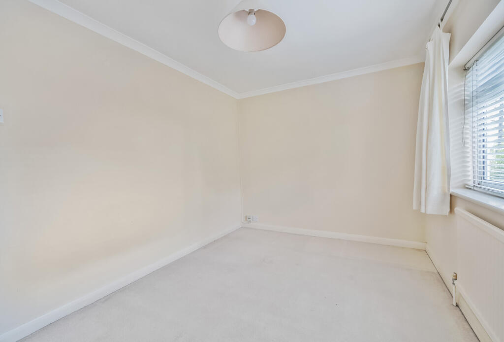 1295703-6830898c4...