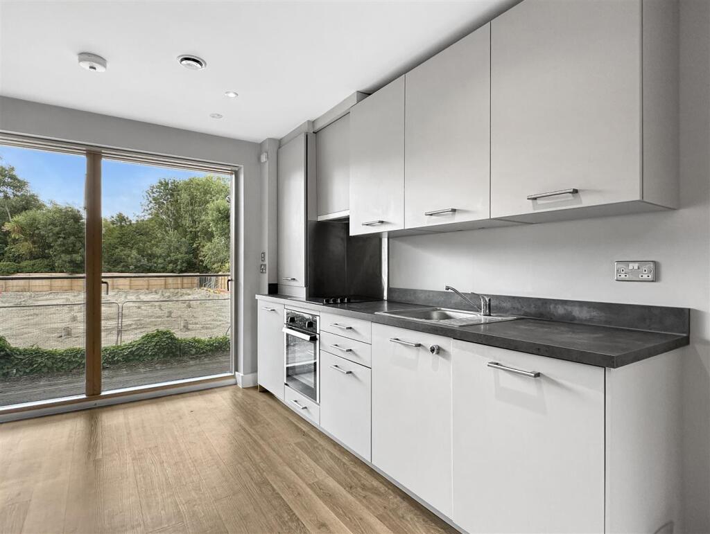 Kitchen area (2)