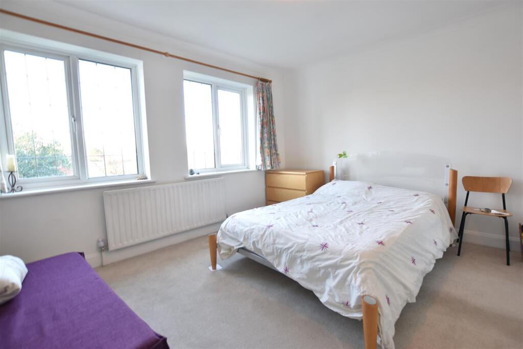 bedroom 3.JPG