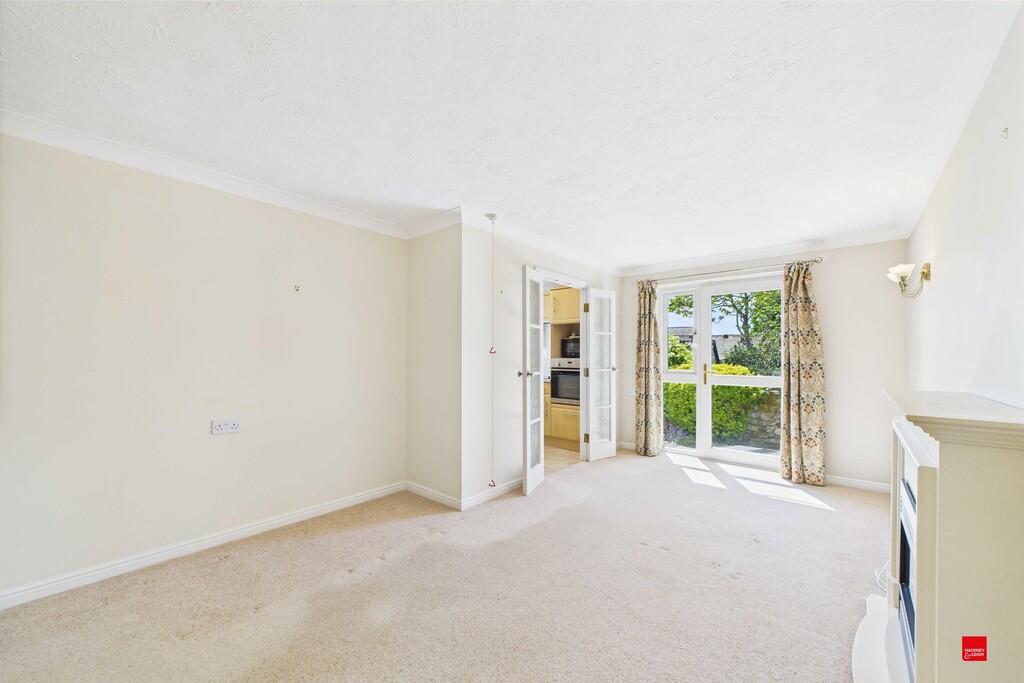 Living/Dining Roo...