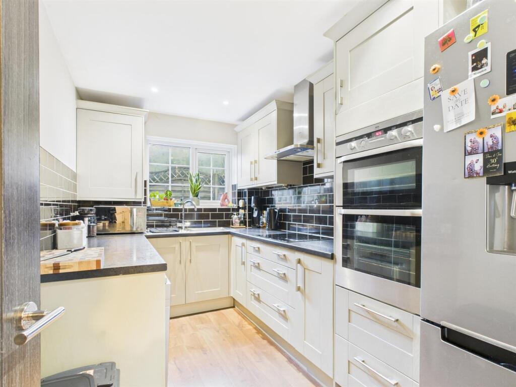 kitchen .jpg