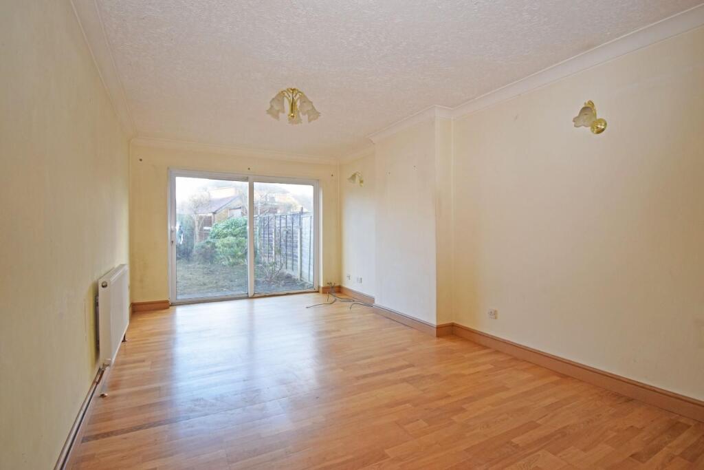 94A Barley Mow Lane, living.jpg