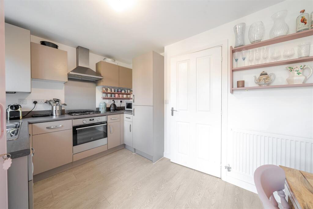 33 Cattrick Way