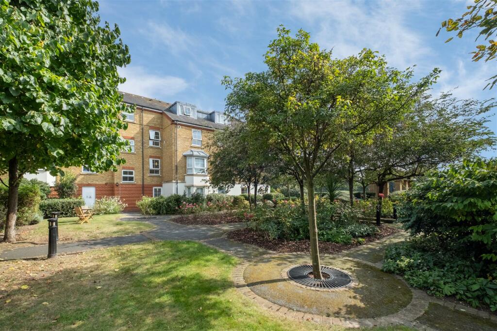 Gwynne Close, W4 - FOR SALE