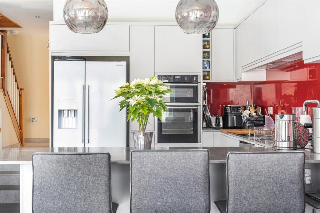 Kitchen/dining/day r