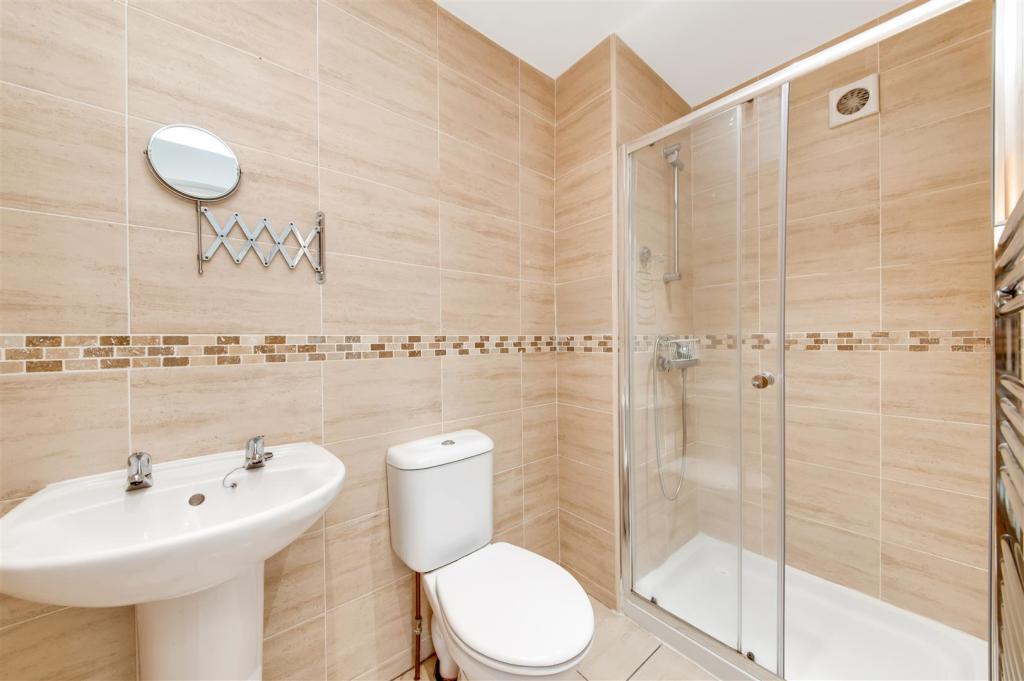 HOUSE SHOWER ROOM