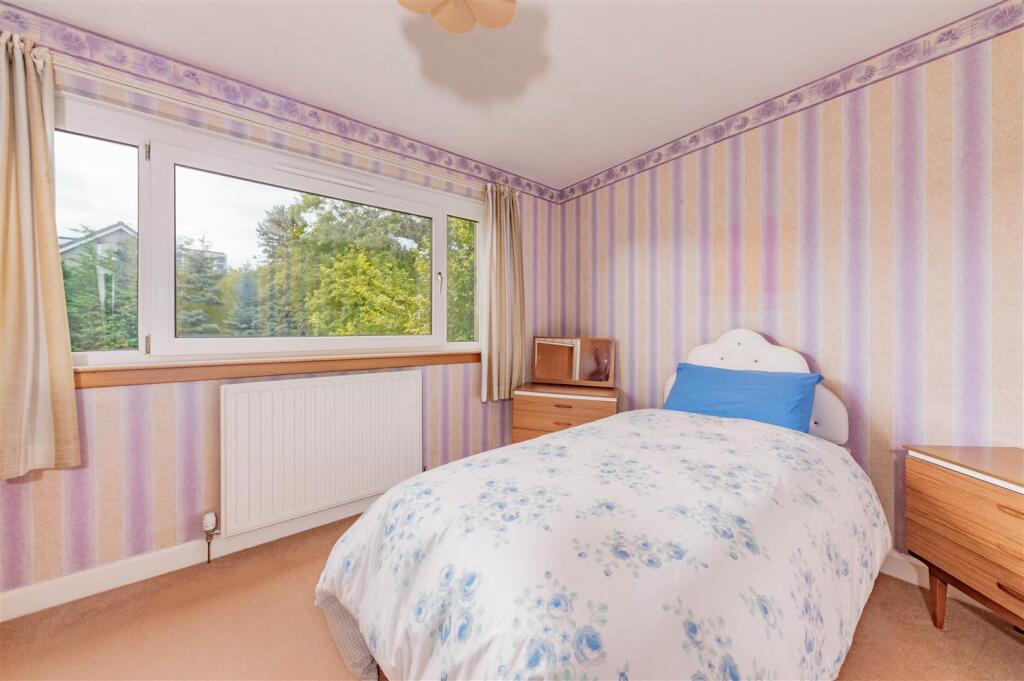 35 Falkland Crescent BF-4.JPG